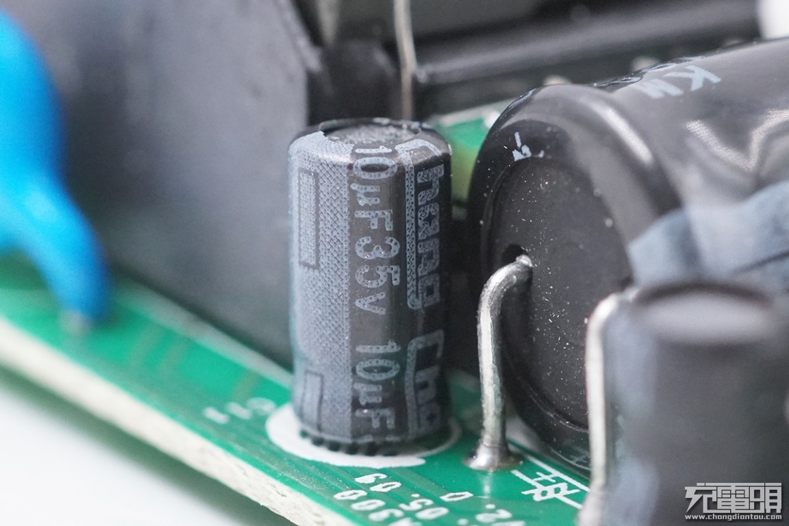 三星25wpd快充怎么拆解,三星25w充电器ta800