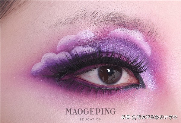 紫色眼妆魅惑,紫色云霞