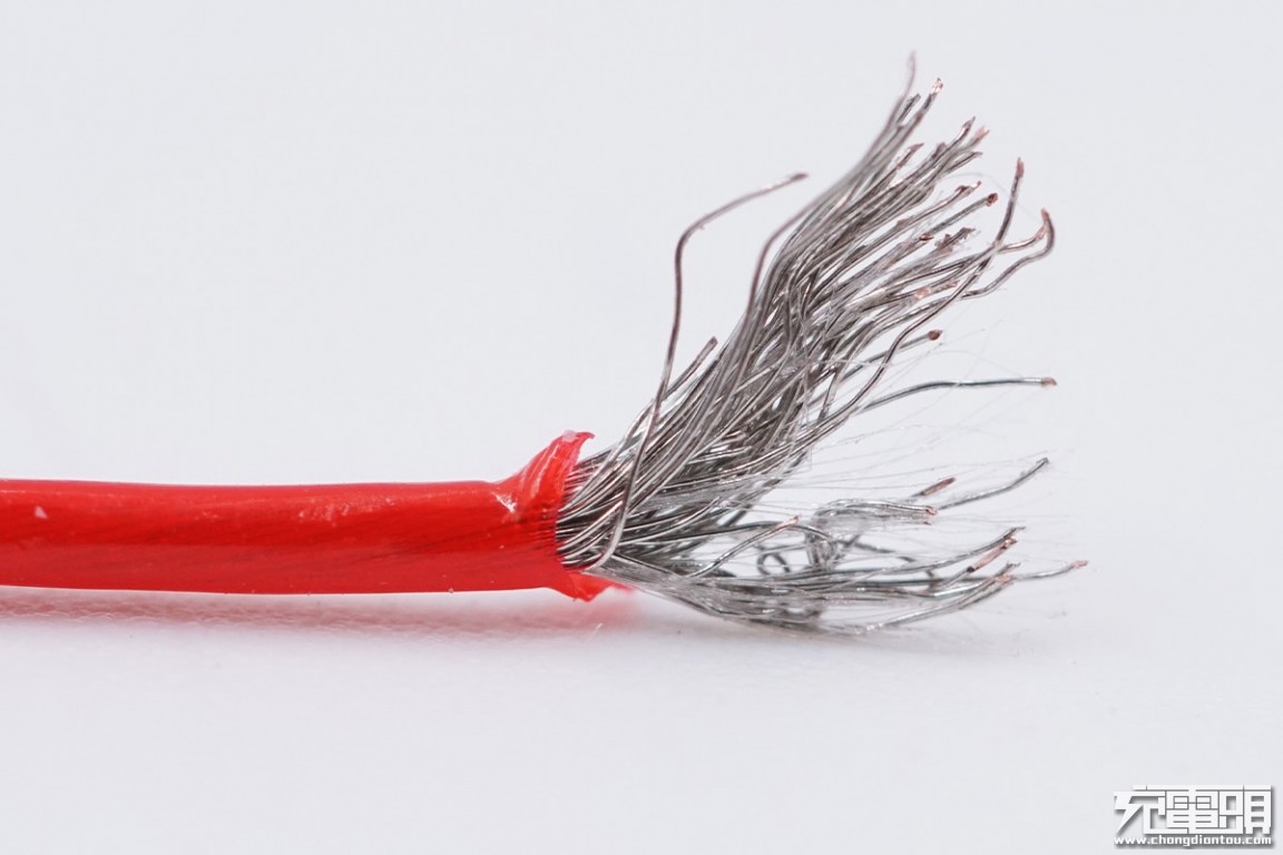 小米移动电源330000mh快充版拆解,小米c口数据线拆解