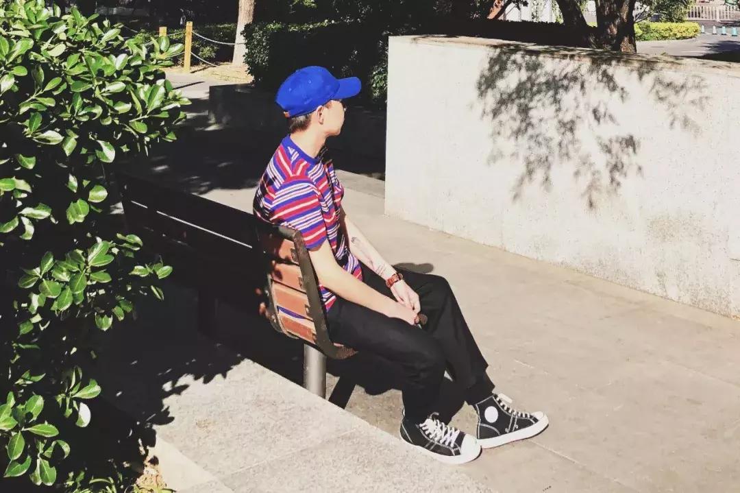 头小脸尖适合哪一款帽子,椭圆形的脸型适合什么款式的帽子