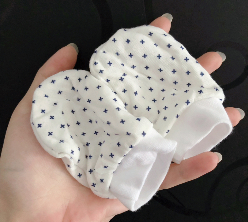 新生儿怕热需要怎么穿,新生儿穿衣应该护哪里