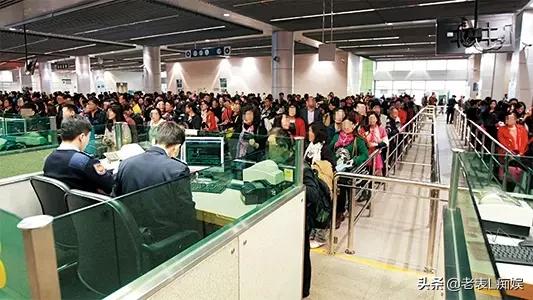 澳门「蓝卡」紧俏，内地赌客与叠码仔疯狂抢购