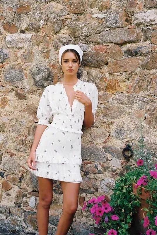 zara售价美元,zara最近5年的所有小黑裙