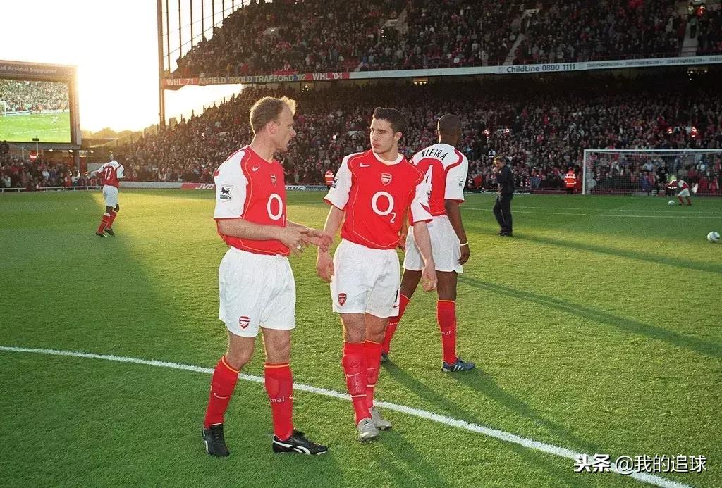 范佩西飞翔高清,范佩西上演飞翔的荷兰人