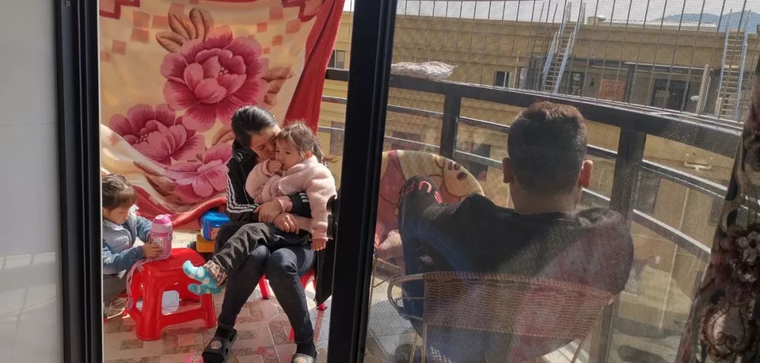 疫情下的县城夜晚照片真实,疫情时期农村的真实生活