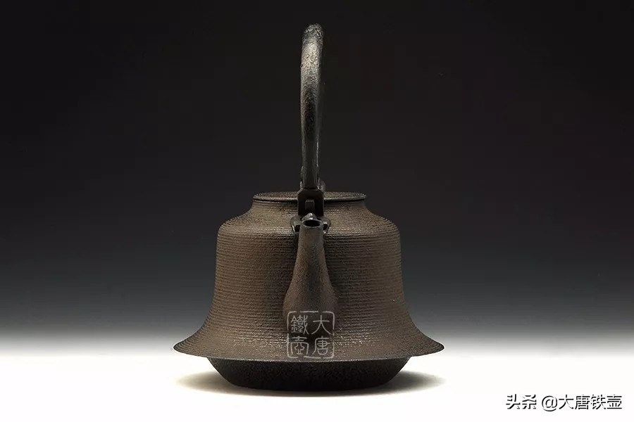 日本铁壶是用什么铁铸造的,日本铁壶真实图片