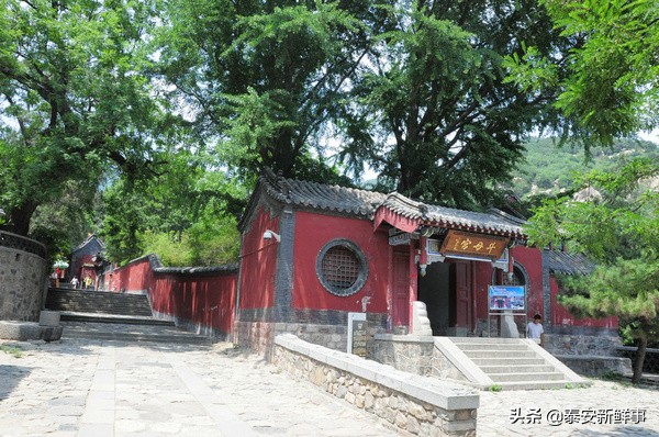 泰山斗姆宫尼姑,泰山斗母宫和斗姥宫