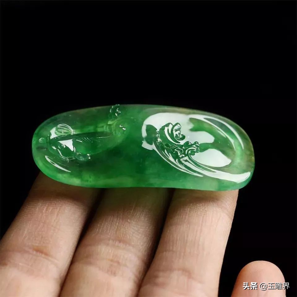 翡翠甜阳绿是什么颜色,翡翠老坑绿是什么颜色