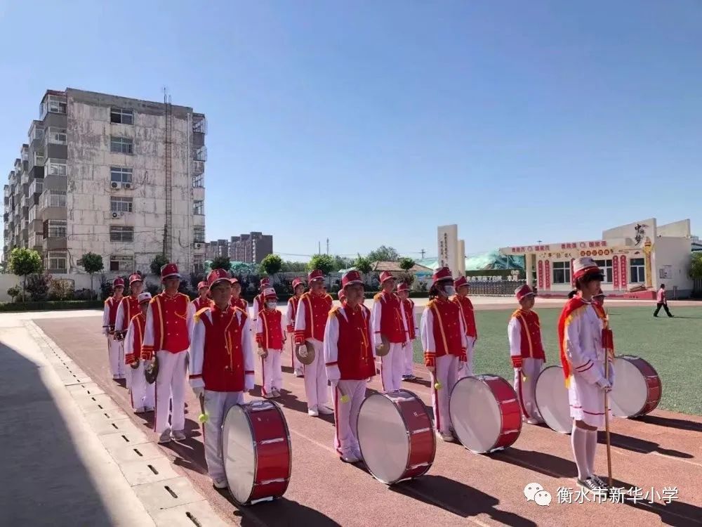 儿童学校兴趣小组,学校有三个兴趣小组共有学生180人