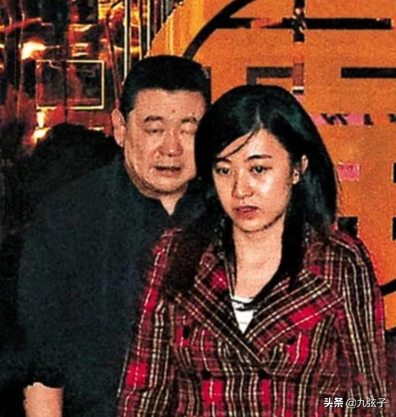 刘銮雄历任女友洪欣,甘比刘銮雄蔡少芬