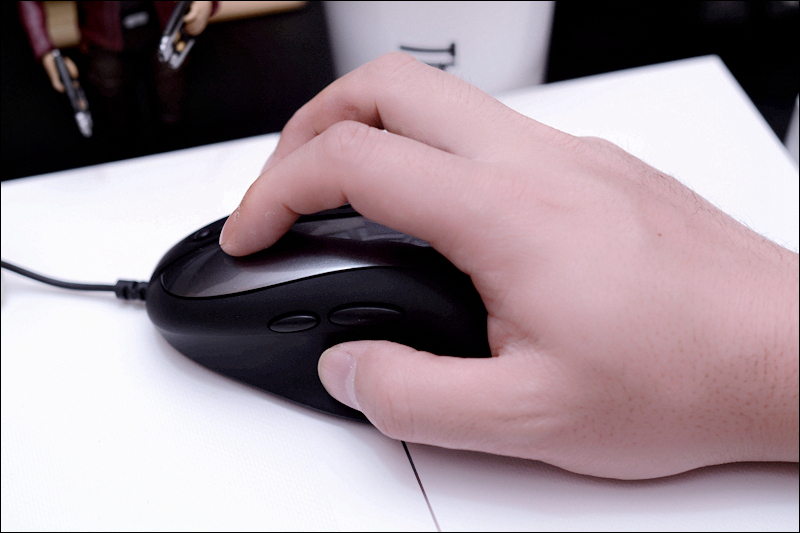 mx518鼠标弹坑,罗技mx518弹坑版有宏功能吗