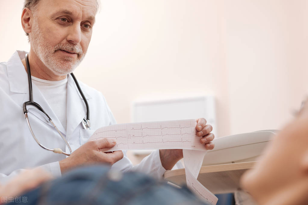 性病有哪些症状?医生:学会自查很重要,教你“望触摸”3个技巧