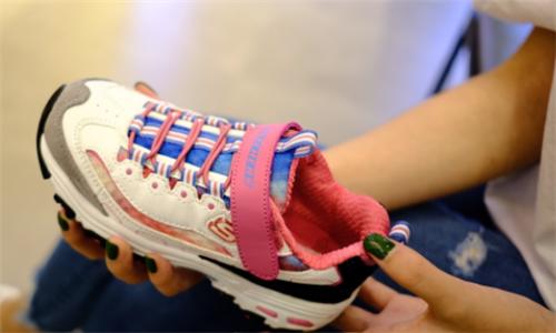 美国200多亿的鞋子,美国卖出上亿双的鞋