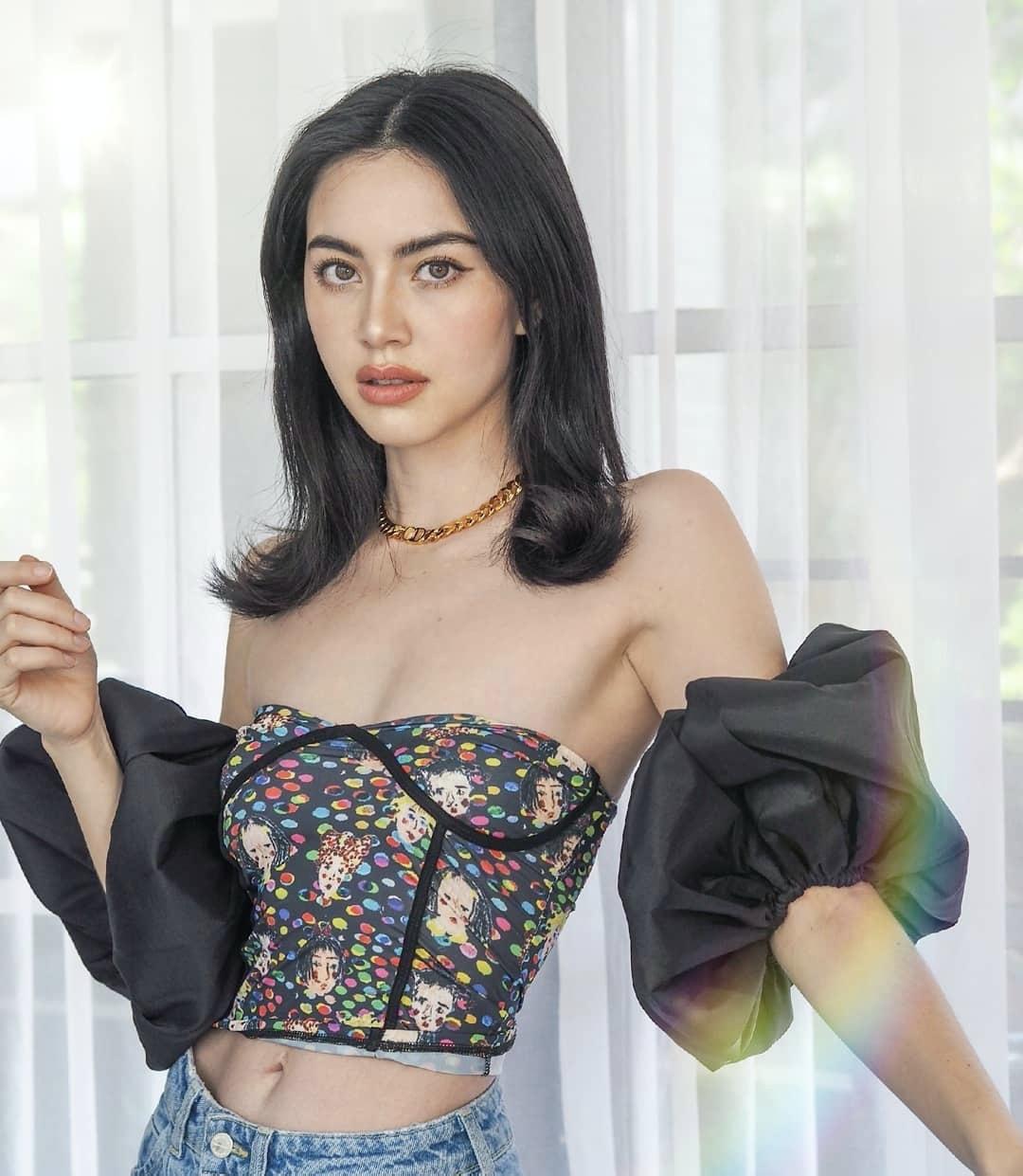 为啥相同的穿搭自己不穿不好看,同样的穿搭为什么别人穿更好看