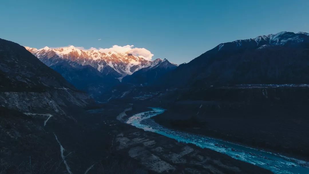 魔幻城市旅游景观,魔幻山城旅游感受