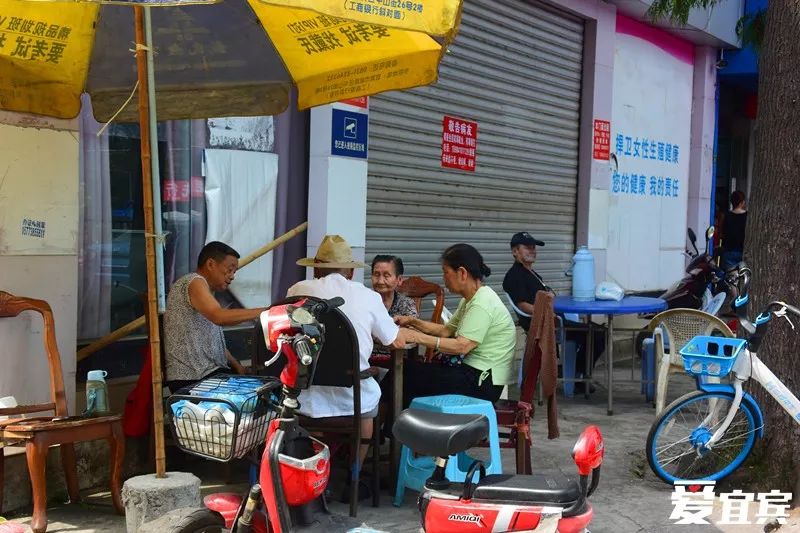 大楼爆破失败倒塌视频,大楼爆破瞬间倒塌真实视频