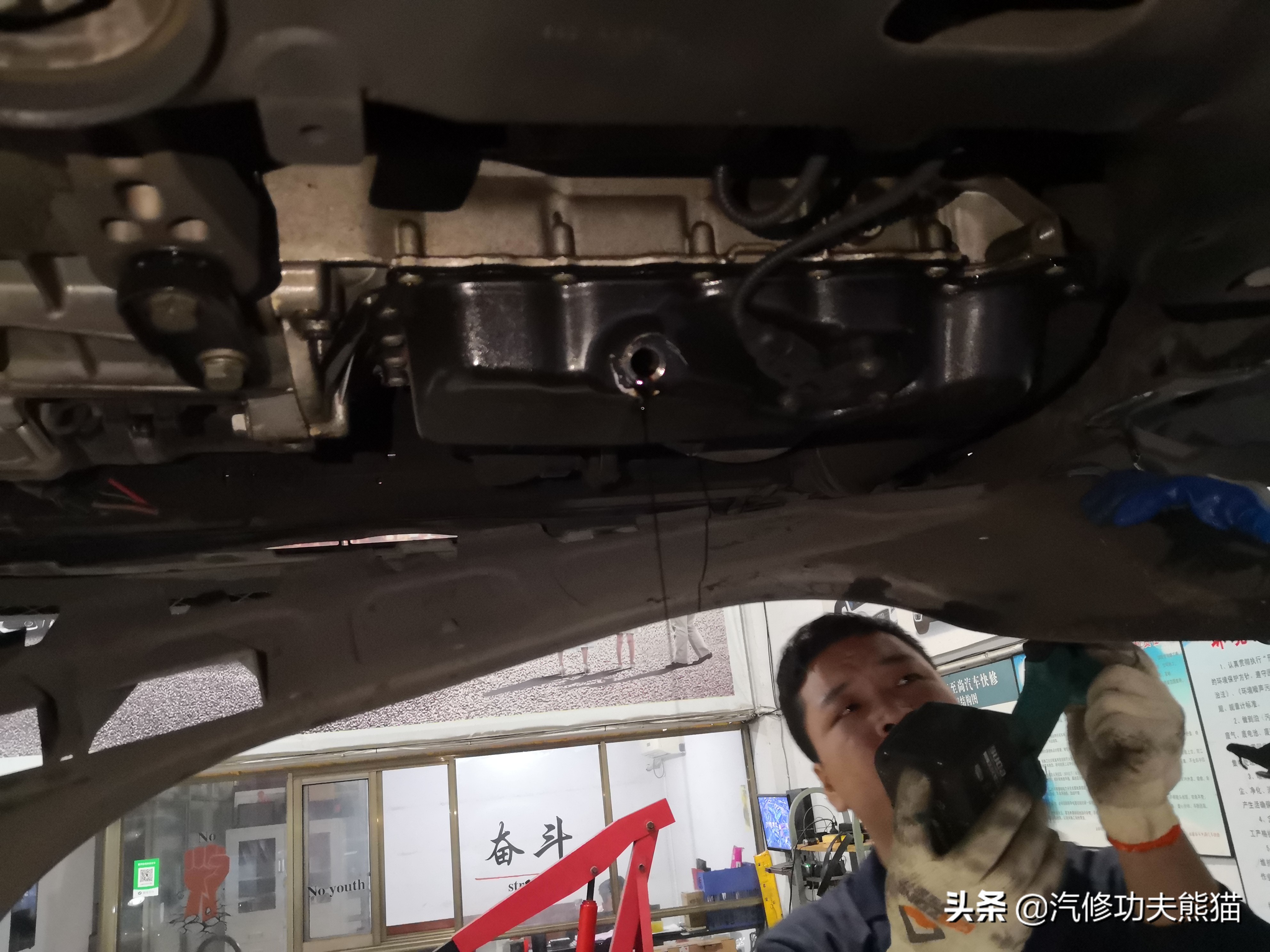 dsg双离合起步抖动有异响,大众帕萨特3.0v6发动机烧机油