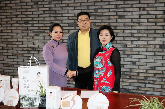 国礼品牌东方丽榕成功签约黄山百灵薛玲为形象代言人