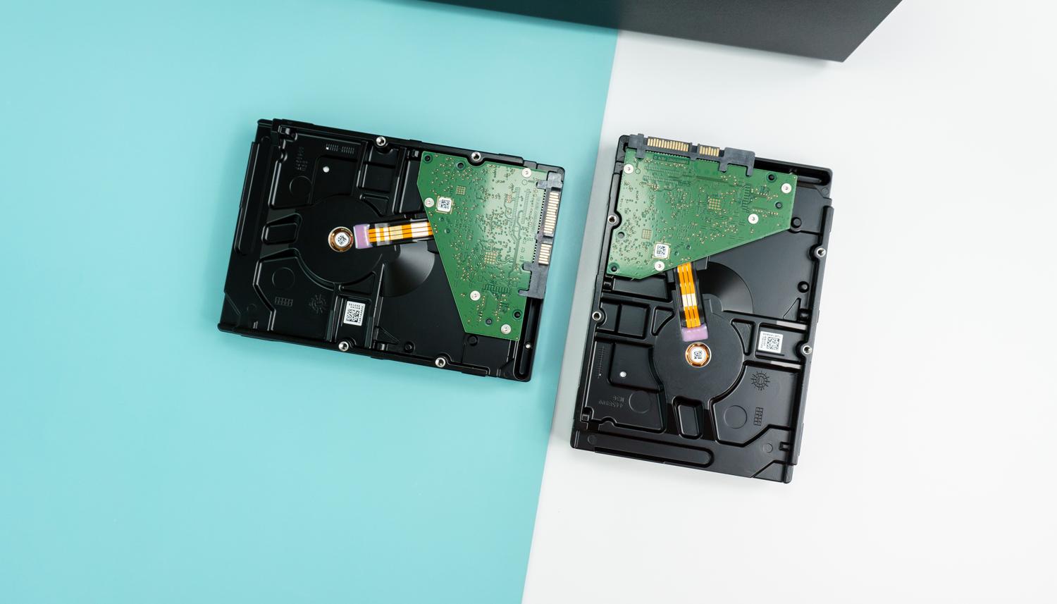 群晖ds220+详细评测,群晖ds220跟绿联dx4600哪个好