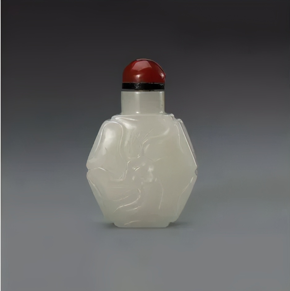 最贵的鼻烟壶价格 (十大最昂贵鼻烟壶排行)