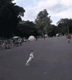 gif搞笑动图足球,搞笑足球动图gif