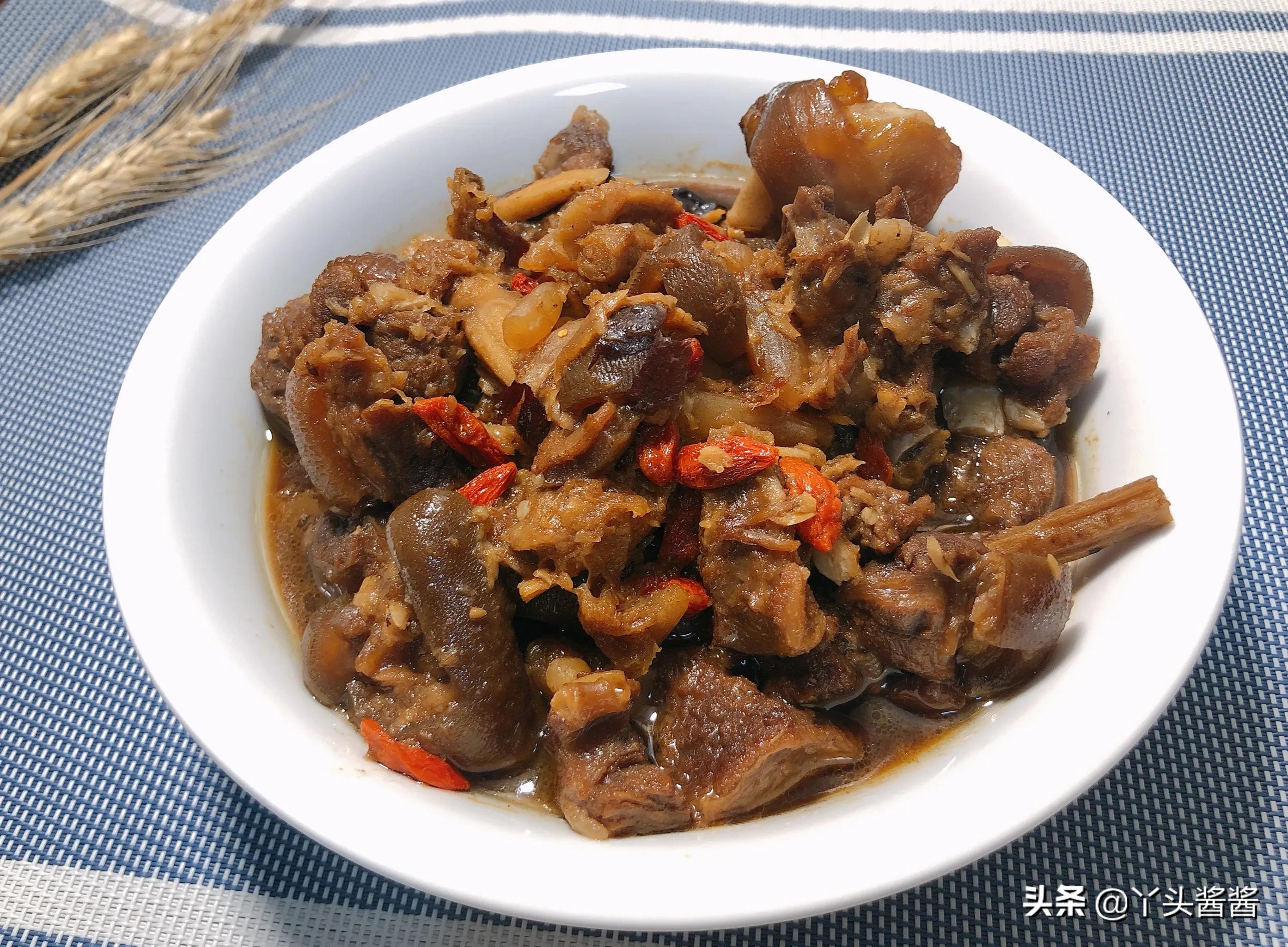 冬天要多吃羊肉教你家常做法,放置时间长的炖羊肉最正宗的做法