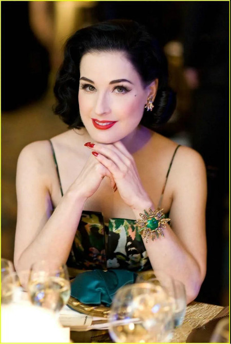 耳环款式图银,优雅耳环必备款式图片大全