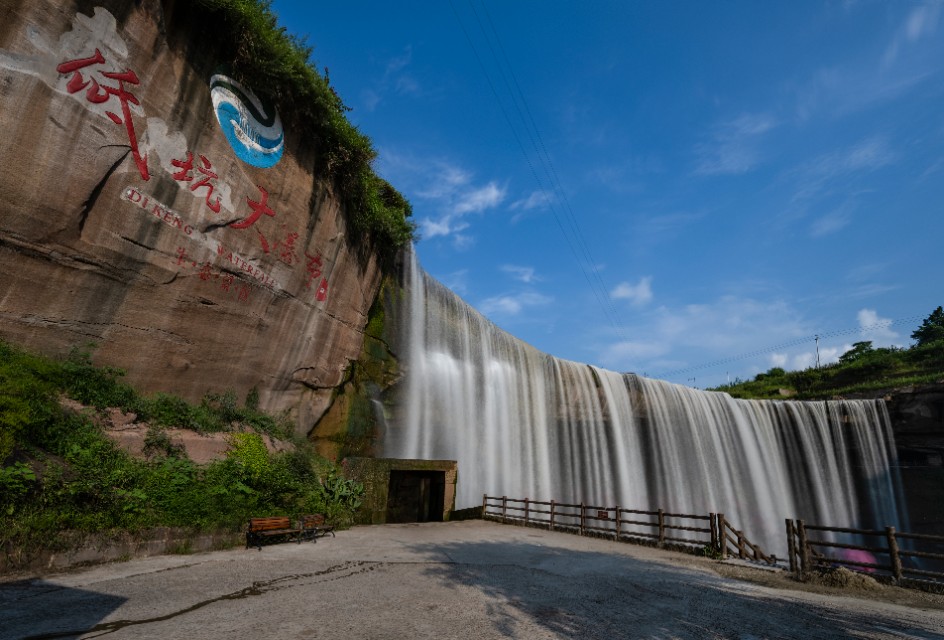 坪滩低坑瀑布,岳池坪滩低坑瀑布从岳池怎么去