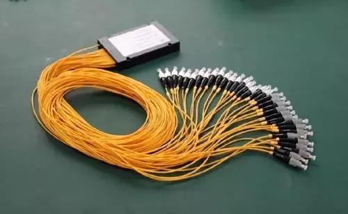 光纤是如何接入互联网的,光纤是怎么实现数据传输的