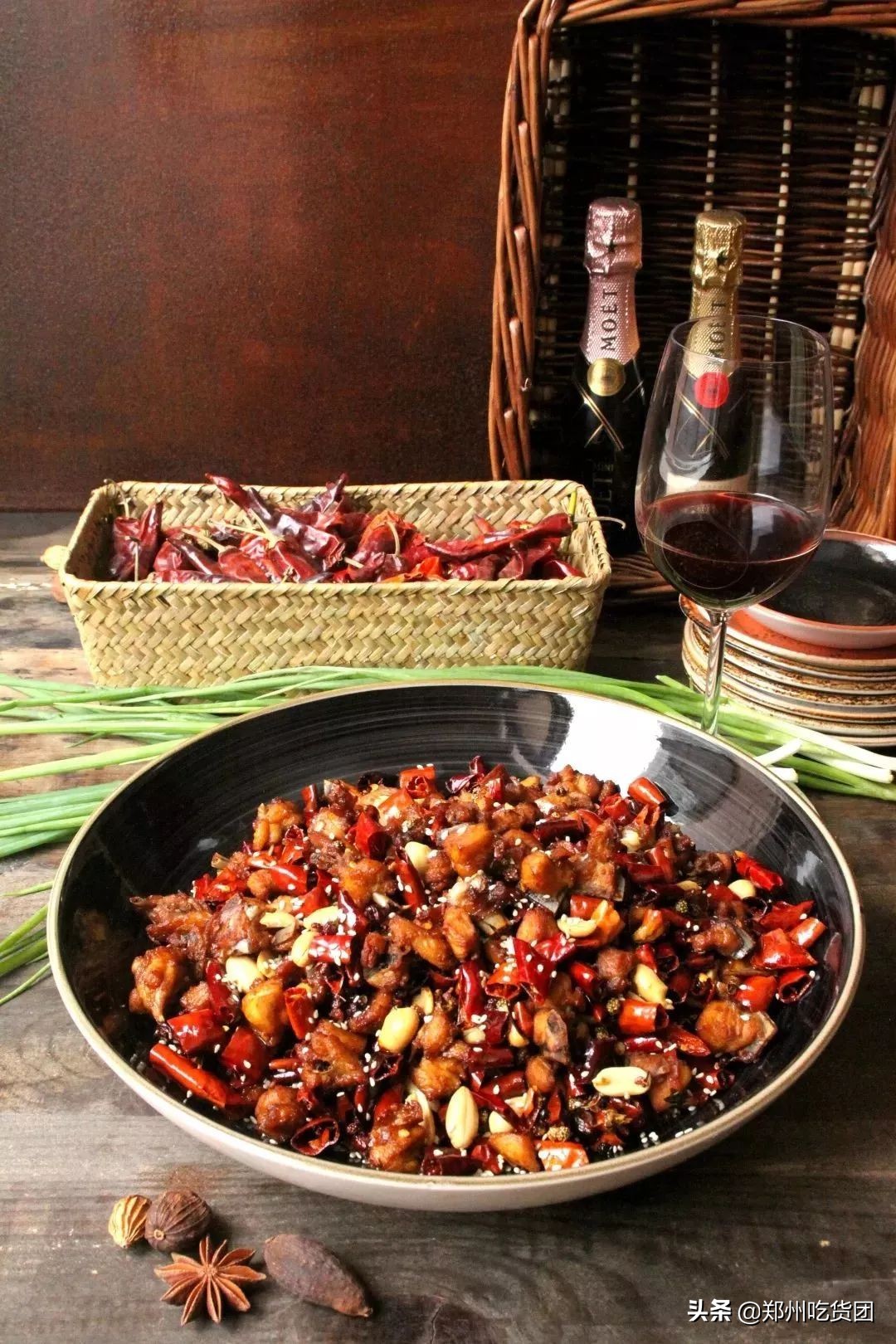 丹尼斯爆火视频,丹尼斯春节促销