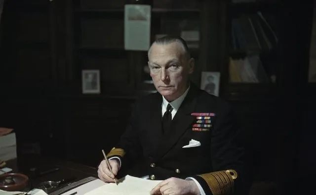 二战英国前期有多惨,二战英国最愚蠢的行为