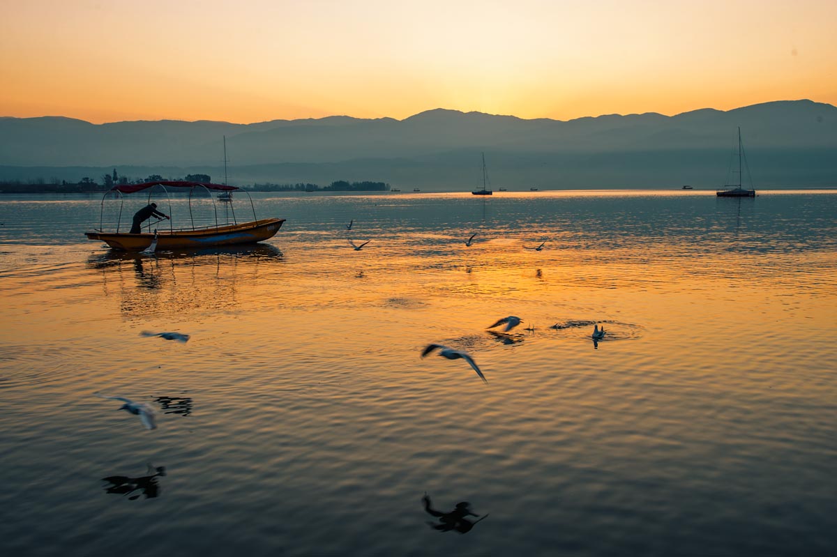 西昌一座你来就不想走的城市,邛海一个充满诗情画意的远方