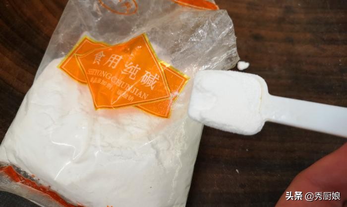 食用小苏打发酵面粉视频,泡打粉小苏打酵母粉有什么区别