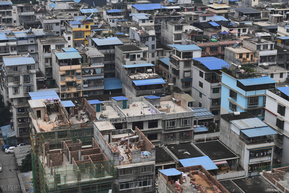 农村不让盖房建筑材料会降价吗,建房用红砖划算还是用水泥划算