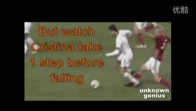 球王也假摔？盘点C罗假摔