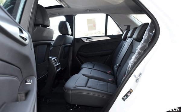 奔驰ml40019万公里值得入手吗,奔驰ml400现在售价多少