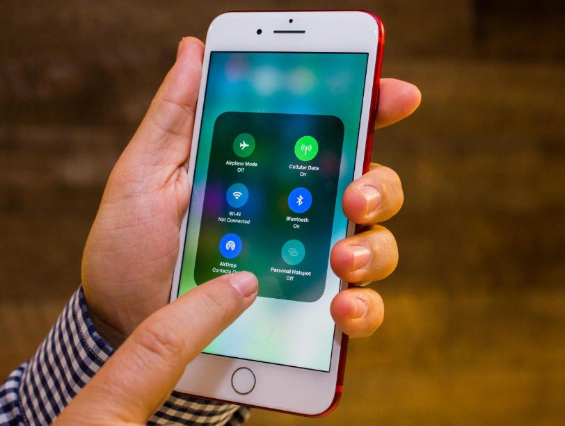 手机设置飞行模式后能查出行程吗,手机开飞行模式放床头睡觉有害吗