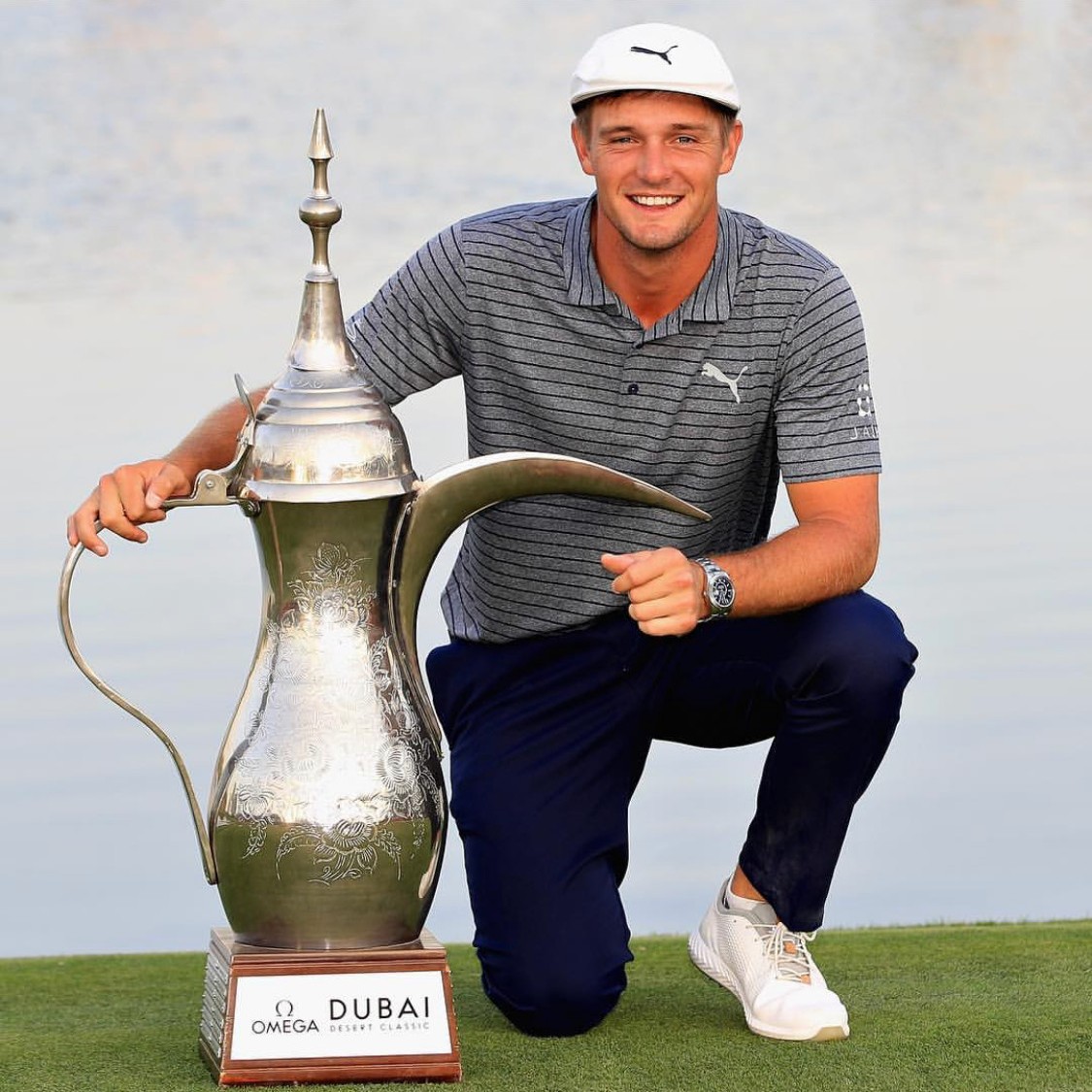 昊桐因新规丢60万；罗斯换杆后首胜；科学家大胜；高博会各种高潮