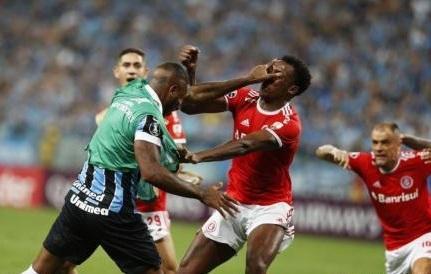 百人群殴失控集锦,10人群殴wwe