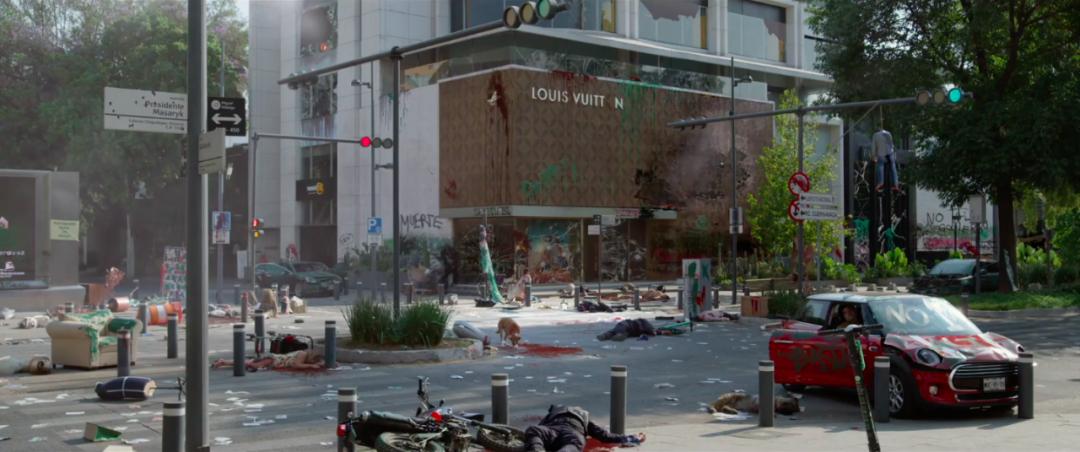 更大尺度版的《寄生虫》，从天堂到地狱只需一瞬