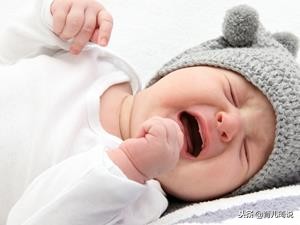 宝宝舌头发白是什么原因引起的,两个月的宝宝舌头发白是什么原因