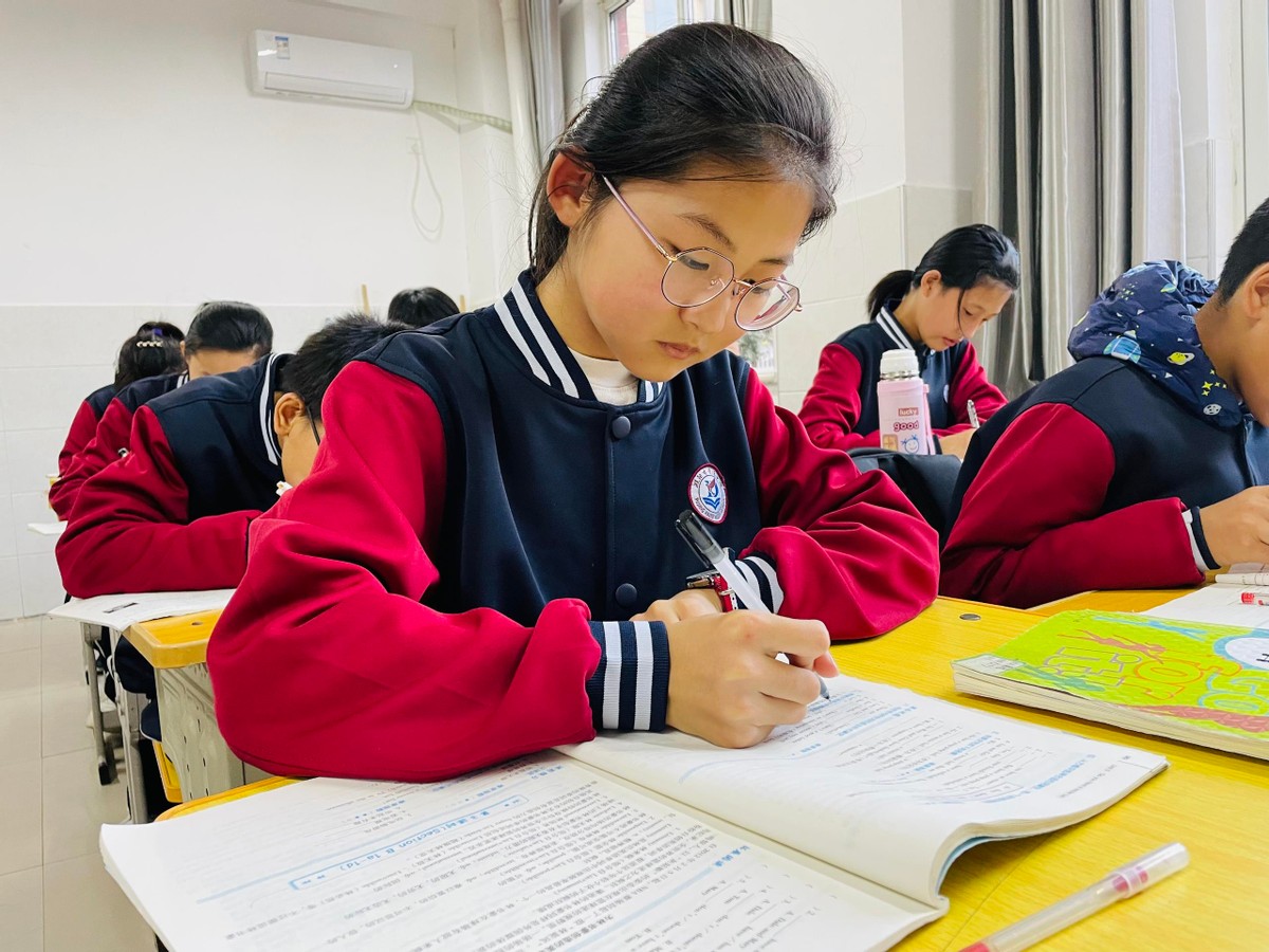 濮阳市开德中学：身边的榜样—文明中学生周悦