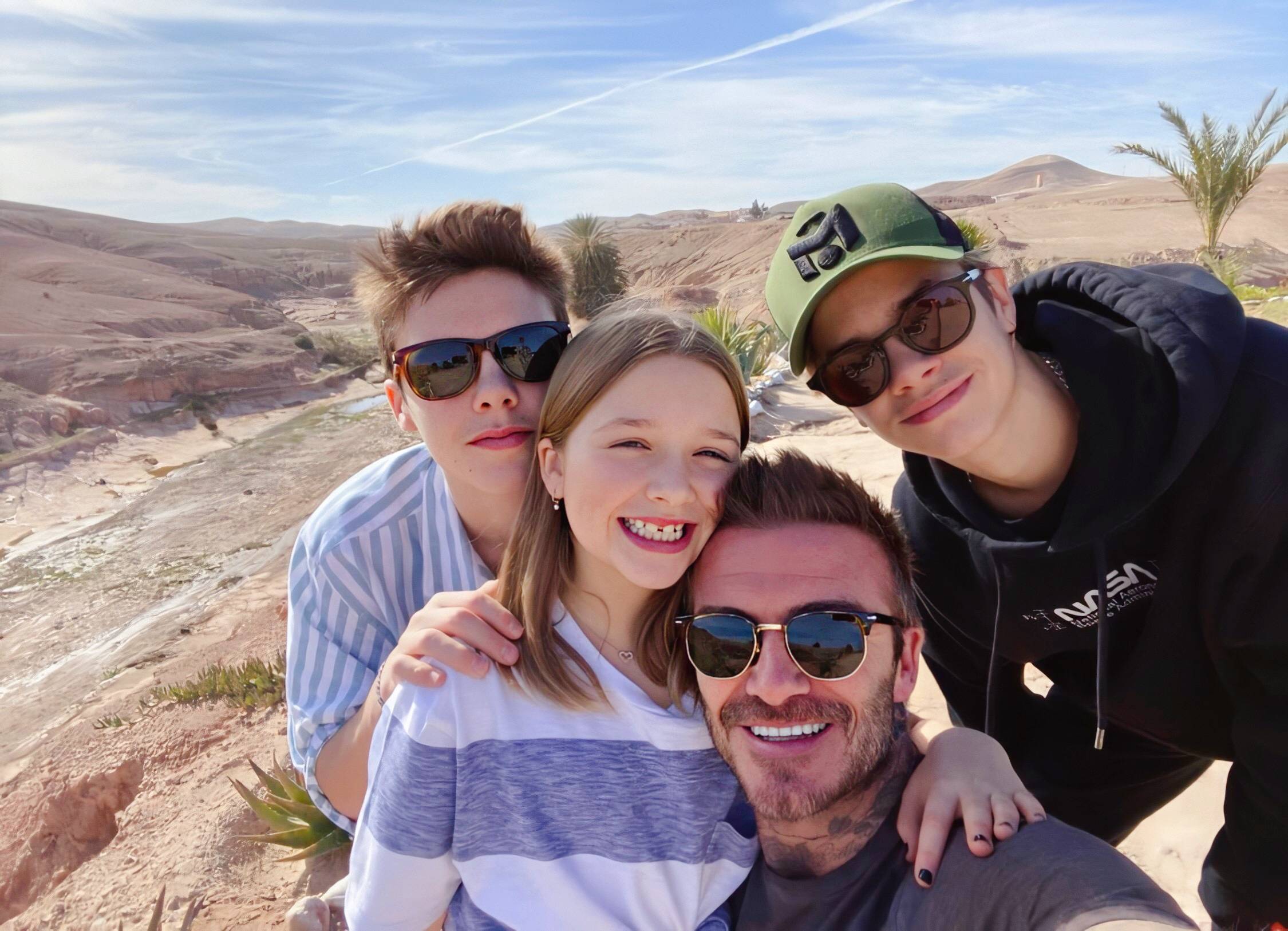 贝克汉姆小七穿吊带裙,贝克汉姆小七同款衣服