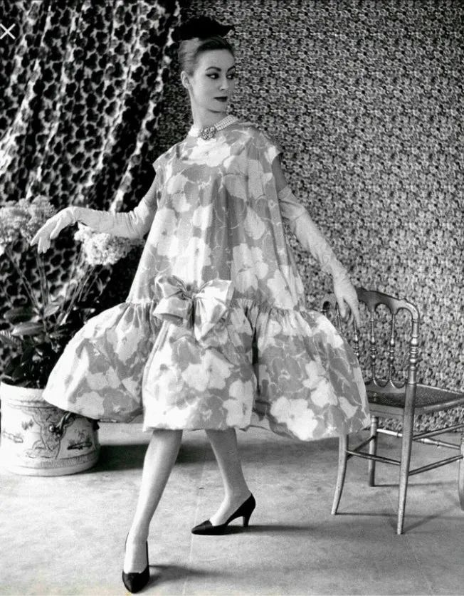 矮个子穿娃娃裙,穿娃娃裙适合扎的发型