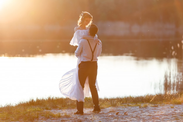 真情还是假意一目了然,看清女人对你是真情还是虚情假意
