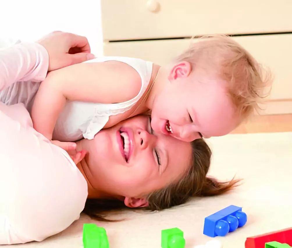 乱摸会影响孩子智力，家长谨记“三摸*不五**摸”，对孩子成长更有利