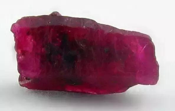 捡到这样的石头千万别扔桌子,遇到这样的石头赶紧捡