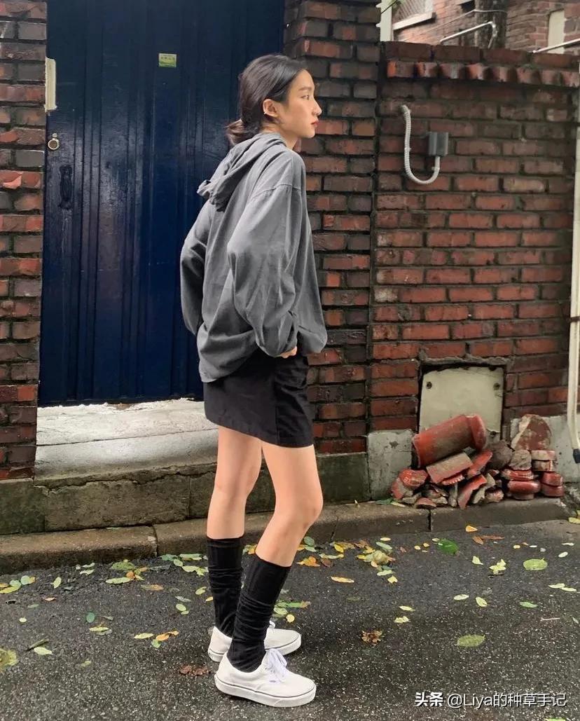 今年秋冬不流行露脚踝,冬季袜子穿搭不露脚踝也酷劲十足