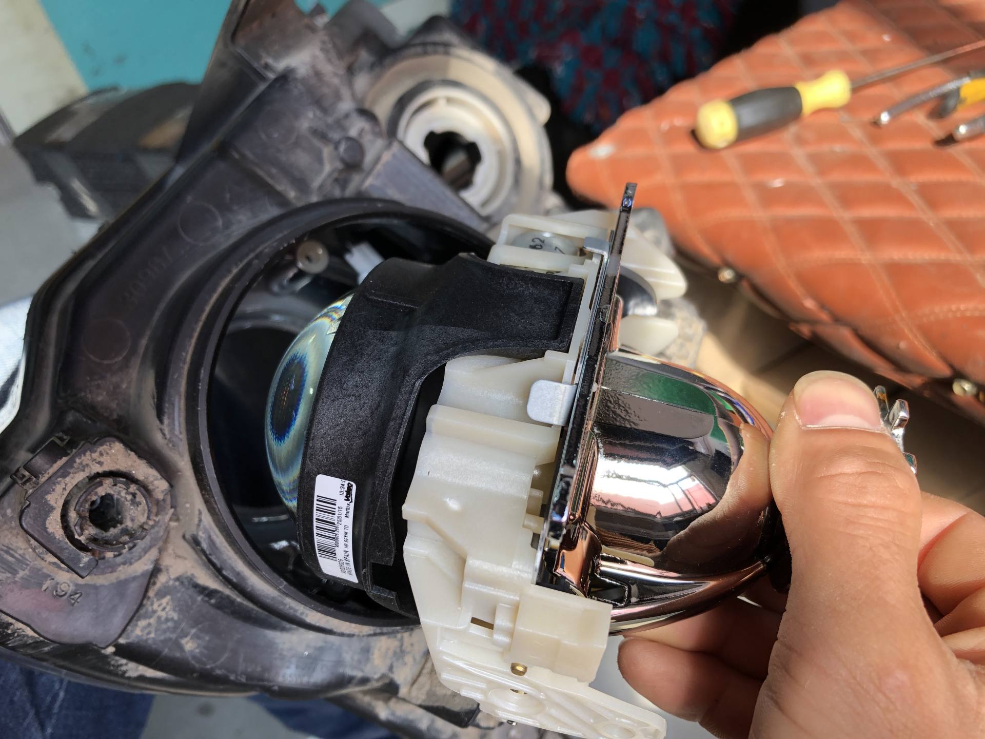 指南者改装自动大灯教程,指南者怎样自己更换车灯