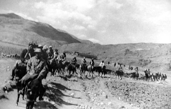 1960年登顶珠穆朗玛峰纪录片,1960年登顶珠穆朗玛峰队员